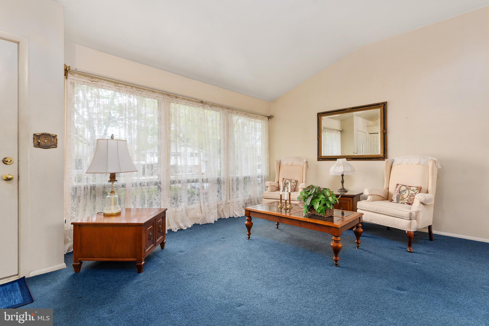 208 Sycamore Road Severna Park, MD 21146 - Photo 4 of 38 Living Room