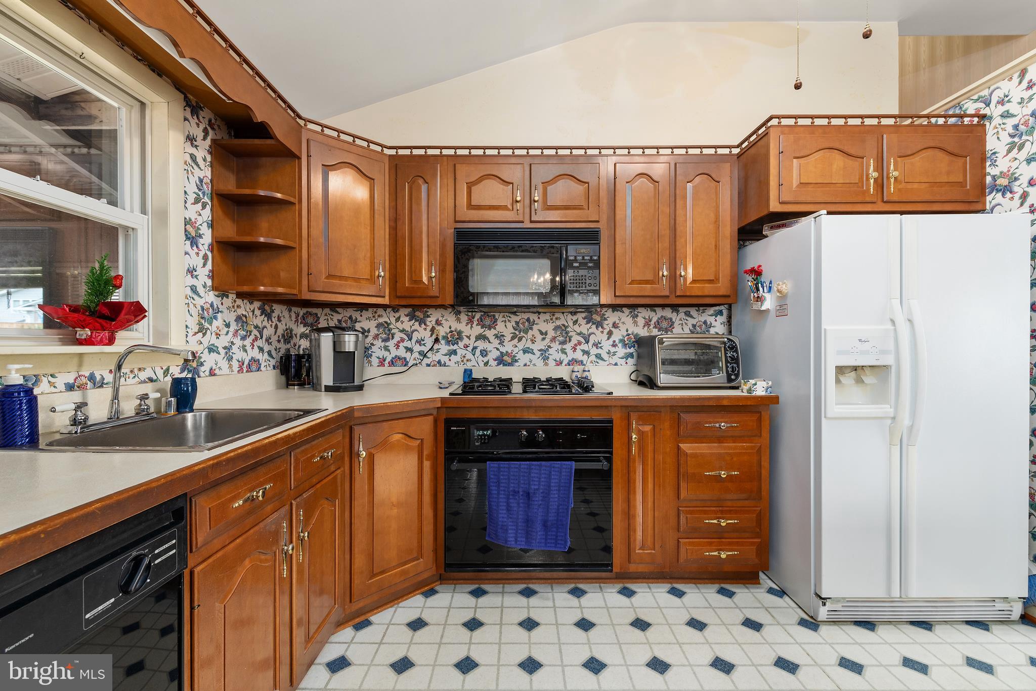 208 Sycamore Road Severna Park, MD 21146 - Photo 8 of 38 Kitchen