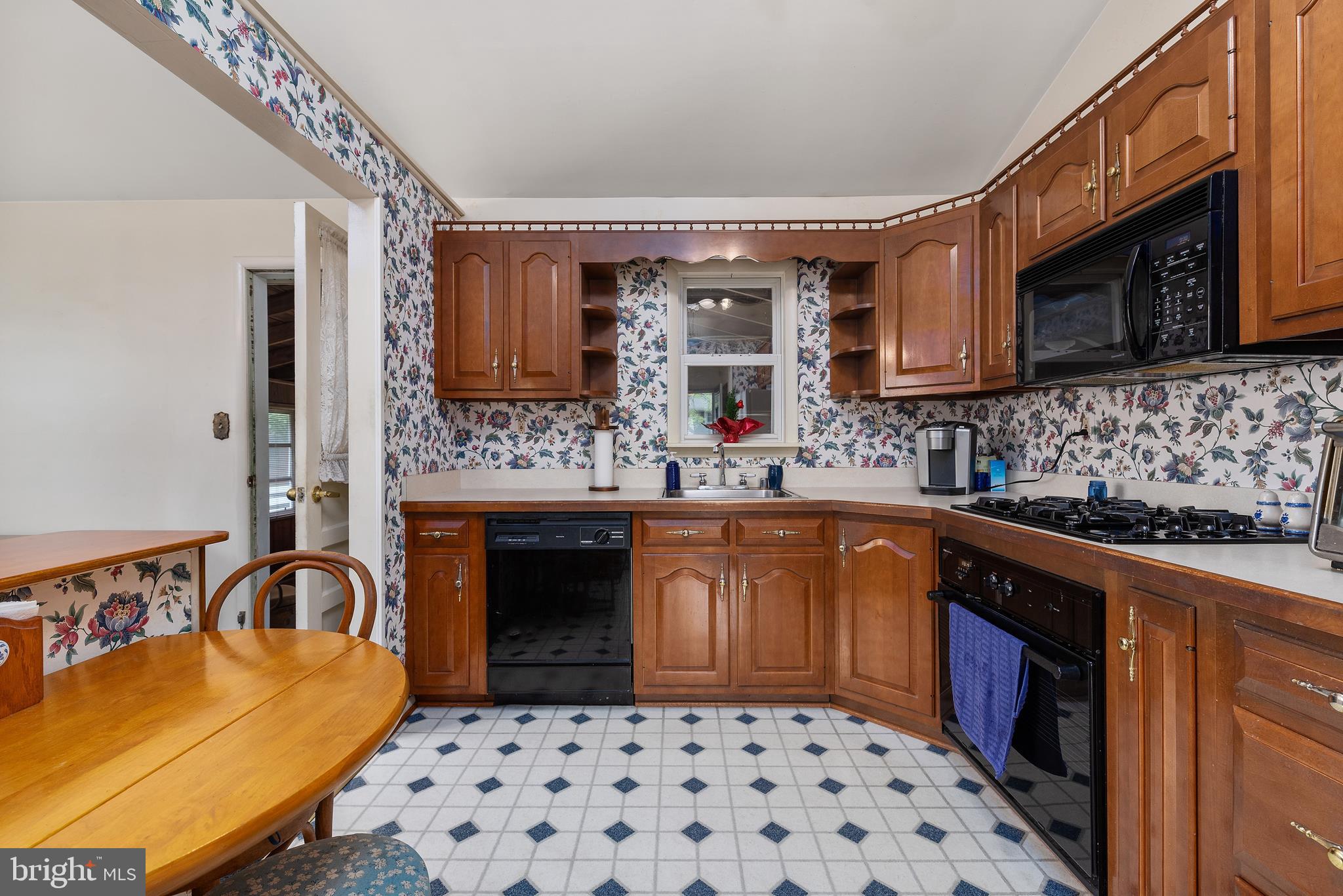 208 Sycamore Road Severna Park, MD 21146 - Photo 9 of 38 Kitchen