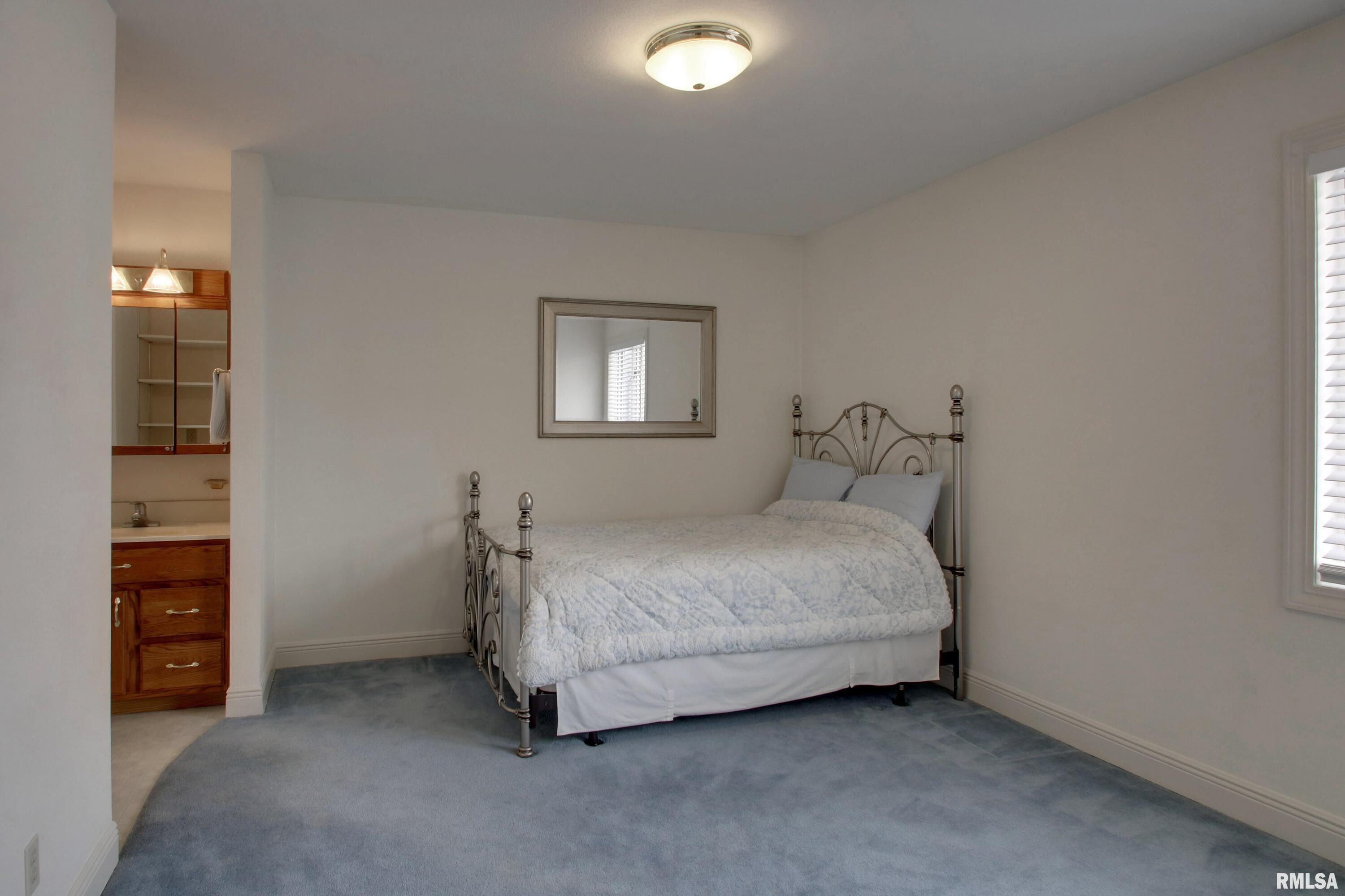 3131 Acadia Way Quincy, IL 62301 - Photo 13 of 26