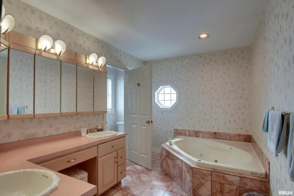 $599,000 | 3131 Acadia Way, Quincy, IL 62301