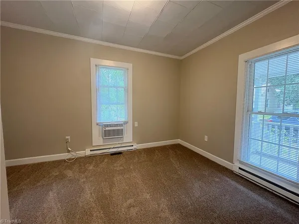 $925 | 728 Davis Street, Eden, NC 27288