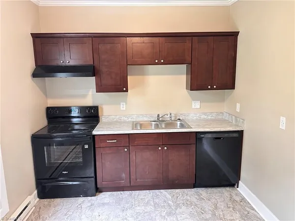 $925 | 728 Davis Street, Eden, NC 27288