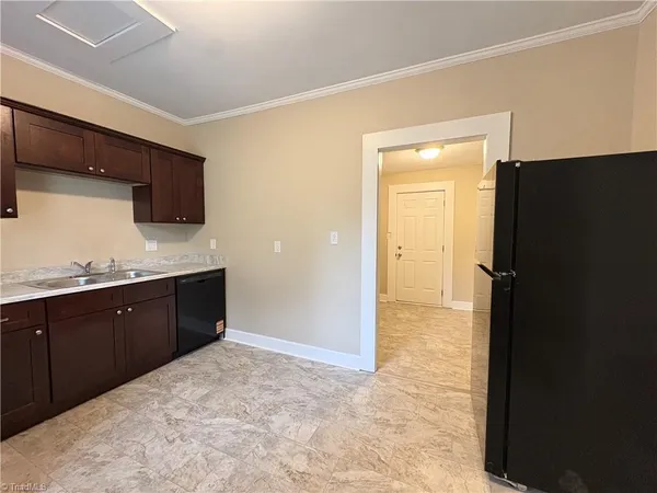 $925 | 728 Davis Street, Eden, NC 27288