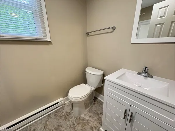 $925 | 728 Davis Street, Eden, NC 27288