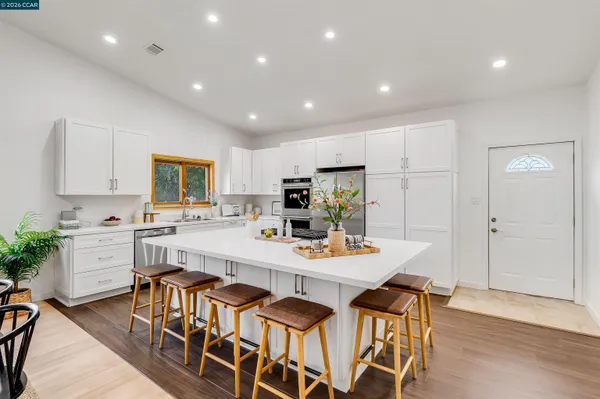 $1,100,000 | 3882 Chestnut Avenue, Concord, CA 94519