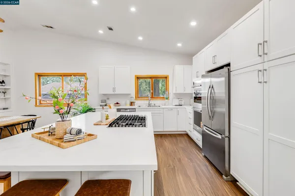 $1,100,000 | 3882 Chestnut Avenue, Concord, CA 94519