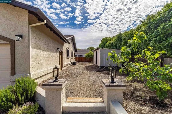 $1,100,000 | 3882 Chestnut Avenue, Concord, CA 94519