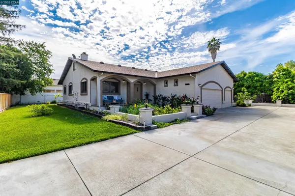 $1,100,000 | 3882 Chestnut Avenue, Concord, CA 94519