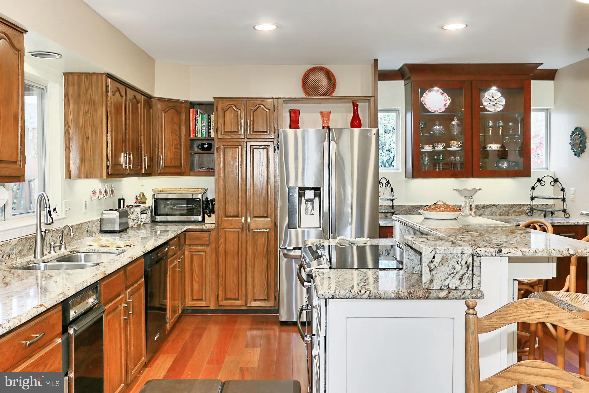 5467 Ashleigh Road Fairfax, VA 22030 - Photo 9 of 30 Kitchen Totally Remodeled in 2016