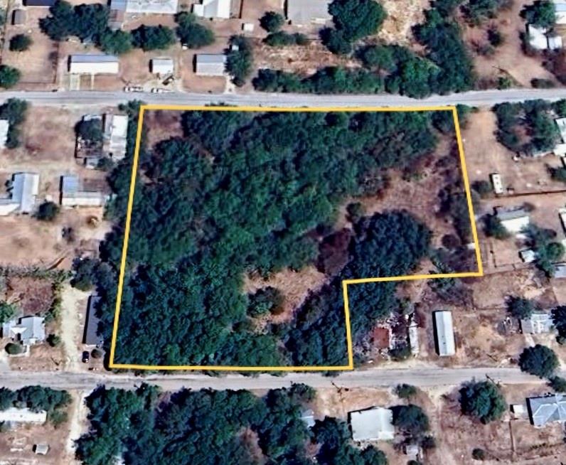 1407 West Maple Goldthwaite, TX 76844 - Photo 16 of 16 an aerial view of balcony with lots of plants and green space