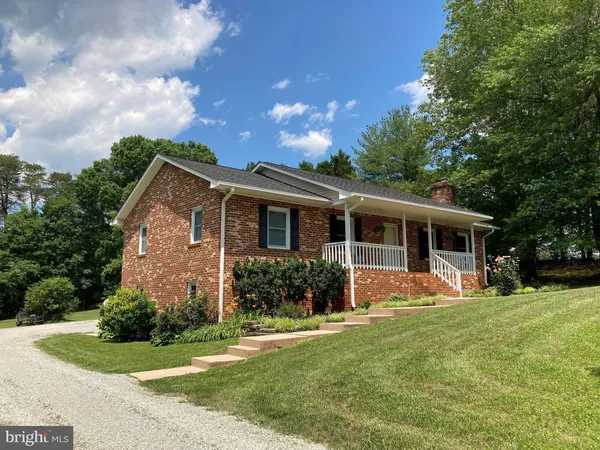 $495,000 | 2412 Fairground Road, Maidens, VA 23102