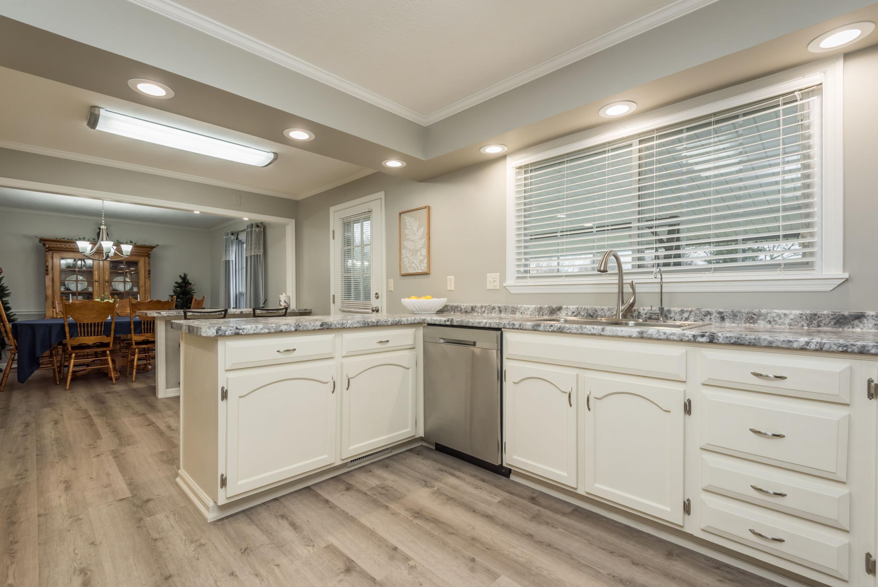 123 Hawkins Road Sweetwater, TN 37874 - Photo 8 of 40 Updated Kitchen