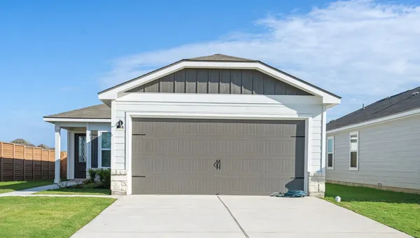 $279,900 | 104 Paria Court, Jarrell, TX 76537