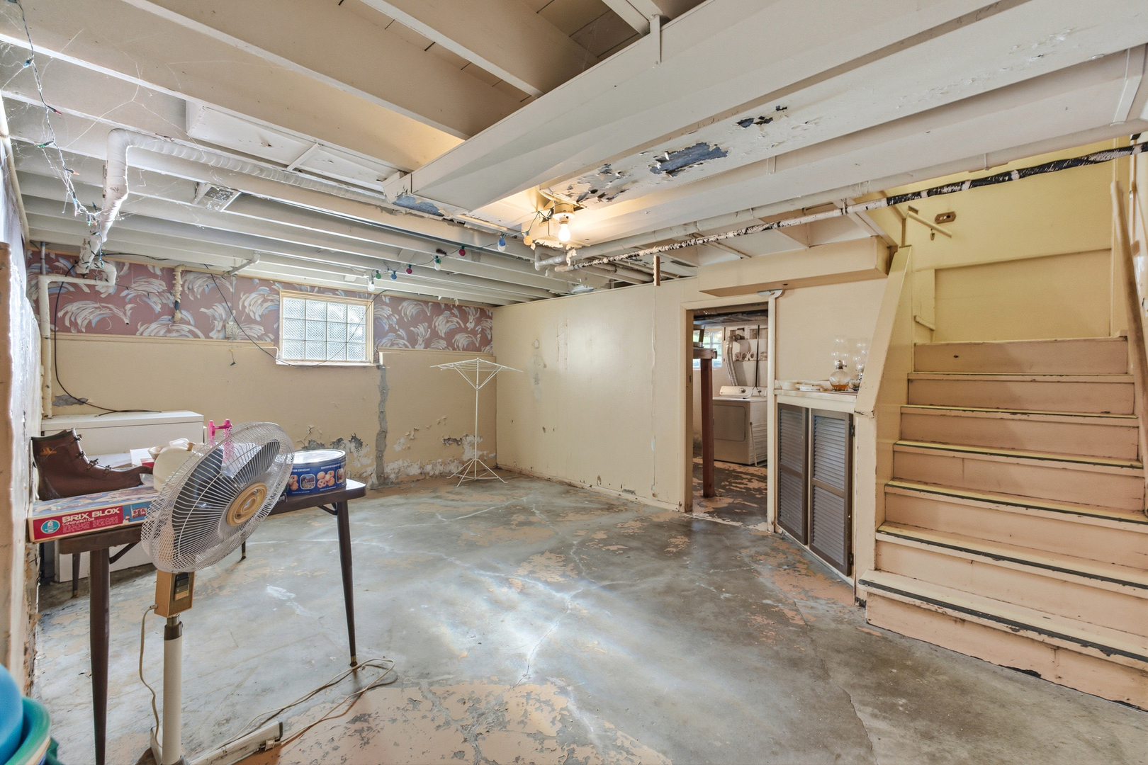 216 Edgebrook Road Wood Dale, IL 60191 - Photo 13 of 25 a view of a hallway with storage