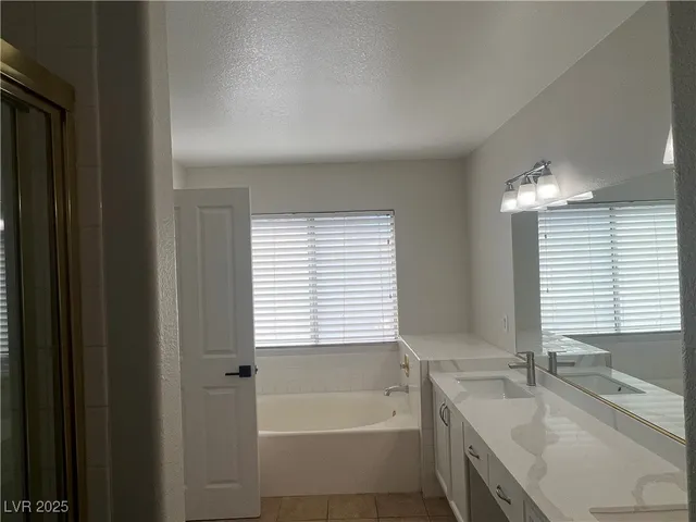 $2,200 | 7909 West Gilmore Avenue, Las Vegas, NV 89129