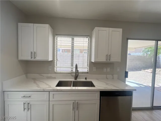 $2,200 | 7909 West Gilmore Avenue, Las Vegas, NV 89129