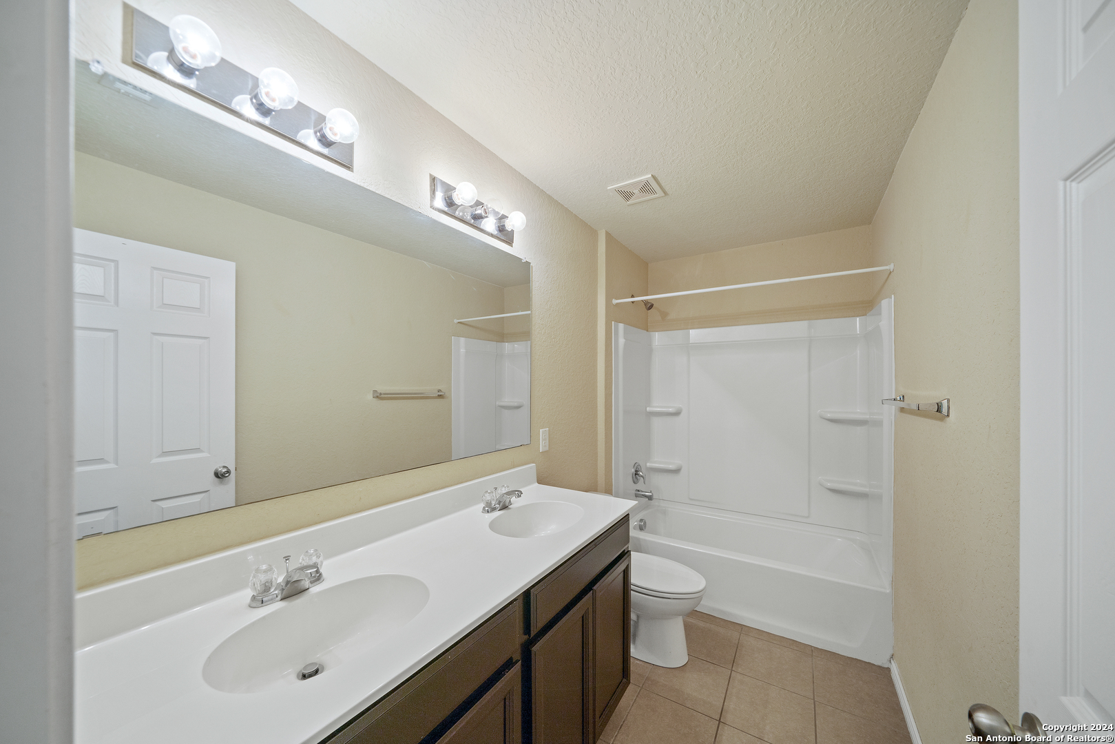 2415 Camberly View Converse, TX 78109 - Photo 23 of 30