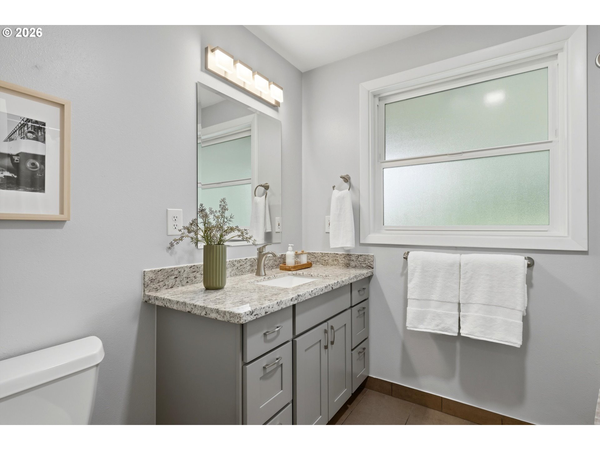 10055 Southwest Inez Street Portland, OR 97224 - Photo 24 of 48 Bathroom