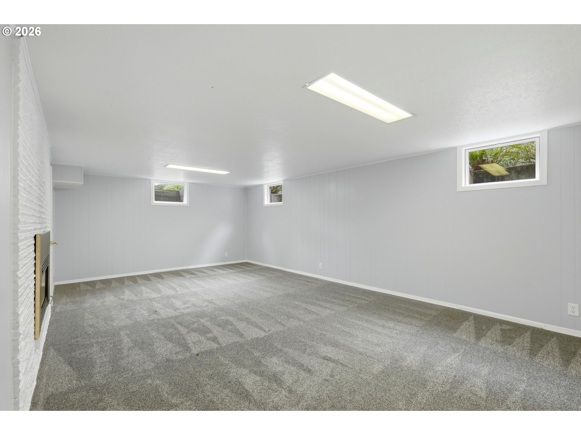 10055 Southwest Inez Street Portland, OR 97224 - Photo 26 of 48 Family Room