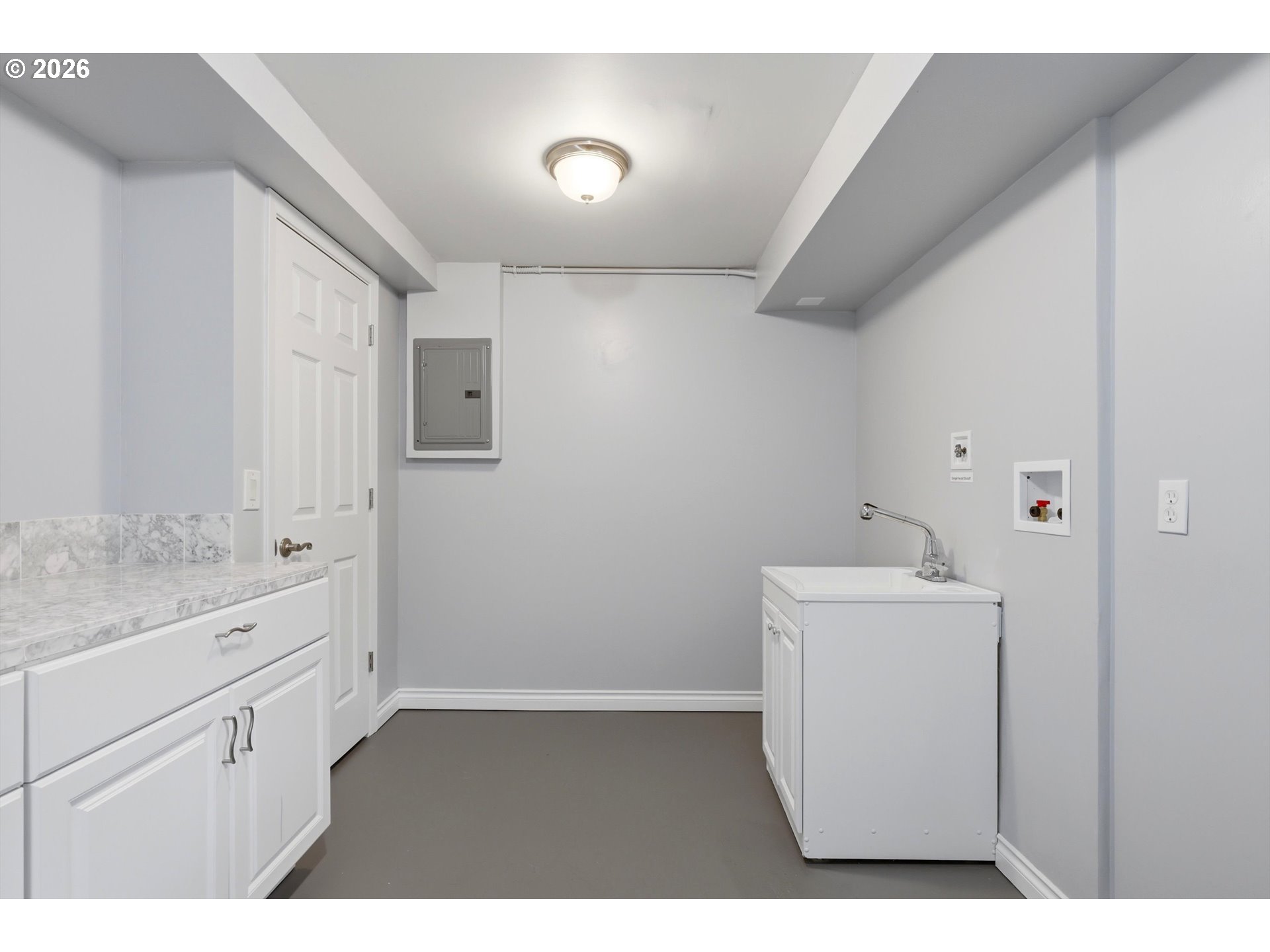 10055 Southwest Inez Street Portland, OR 97224 - Photo 30 of 48 Laundry