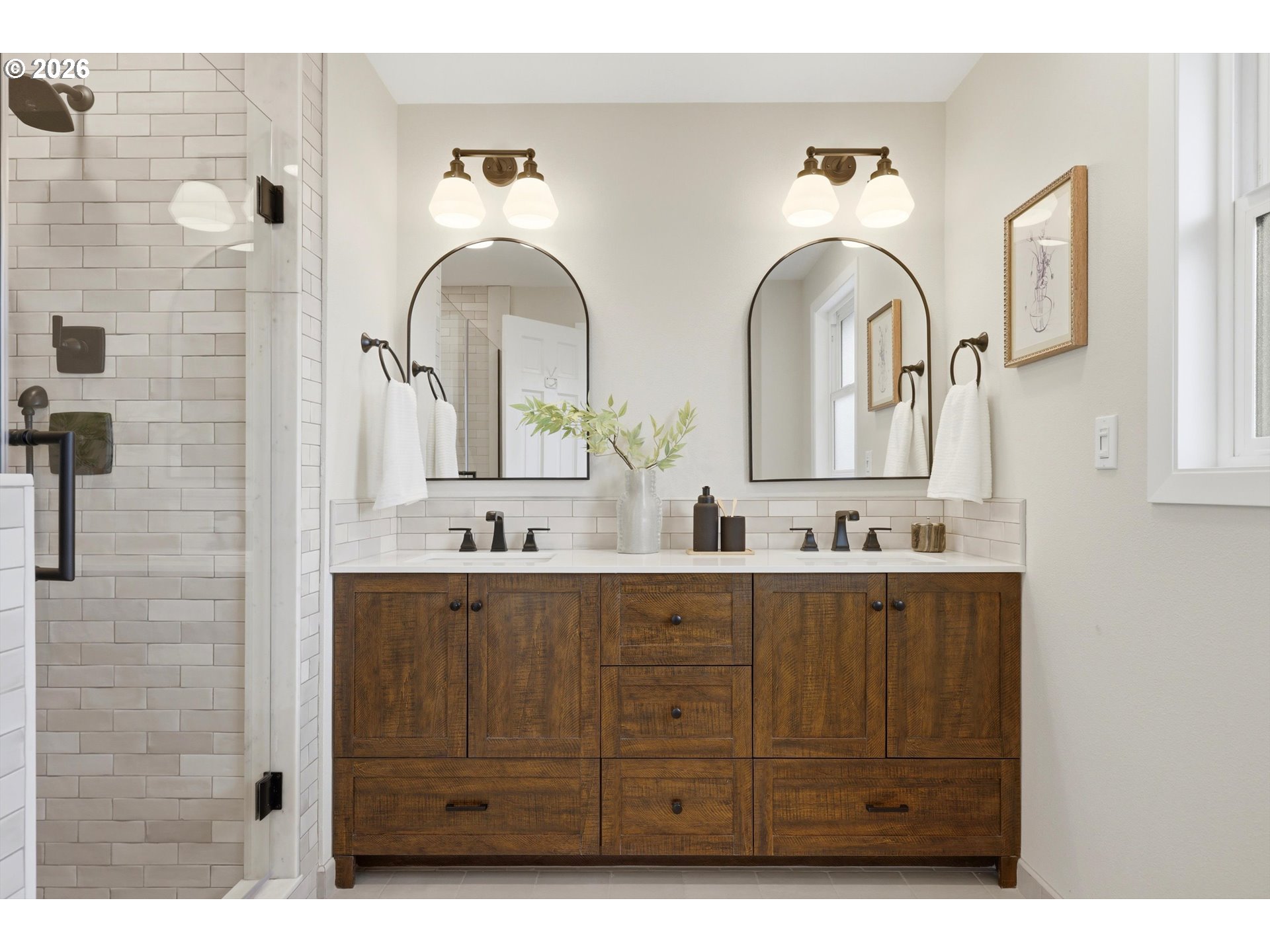 10055 Southwest Inez Street Portland, OR 97224 - Photo 3 of 48 Attached Bathroom #1