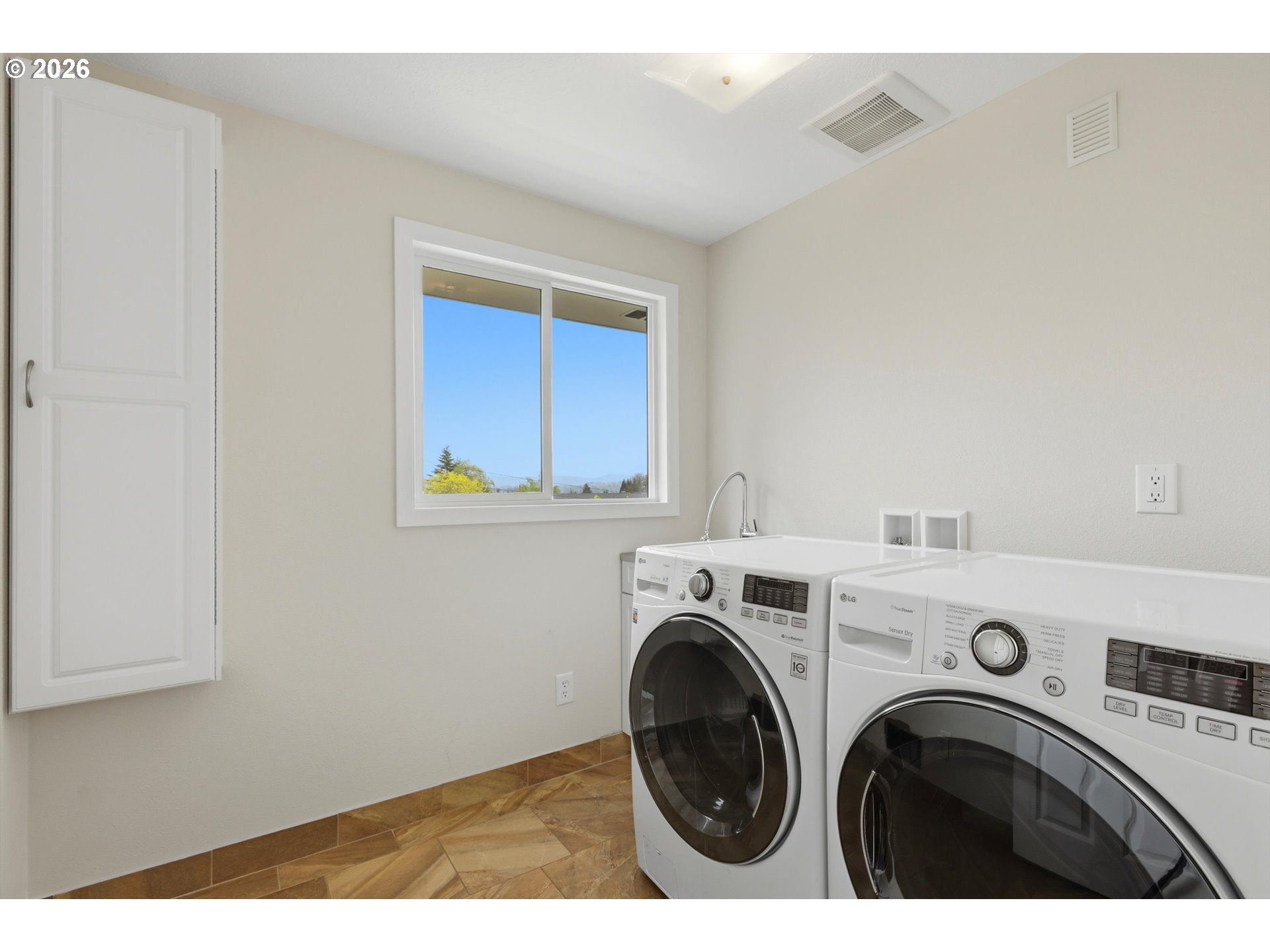 10055 Southwest Inez Street Portland, OR 97224 - Photo 32 of 48 Laundry