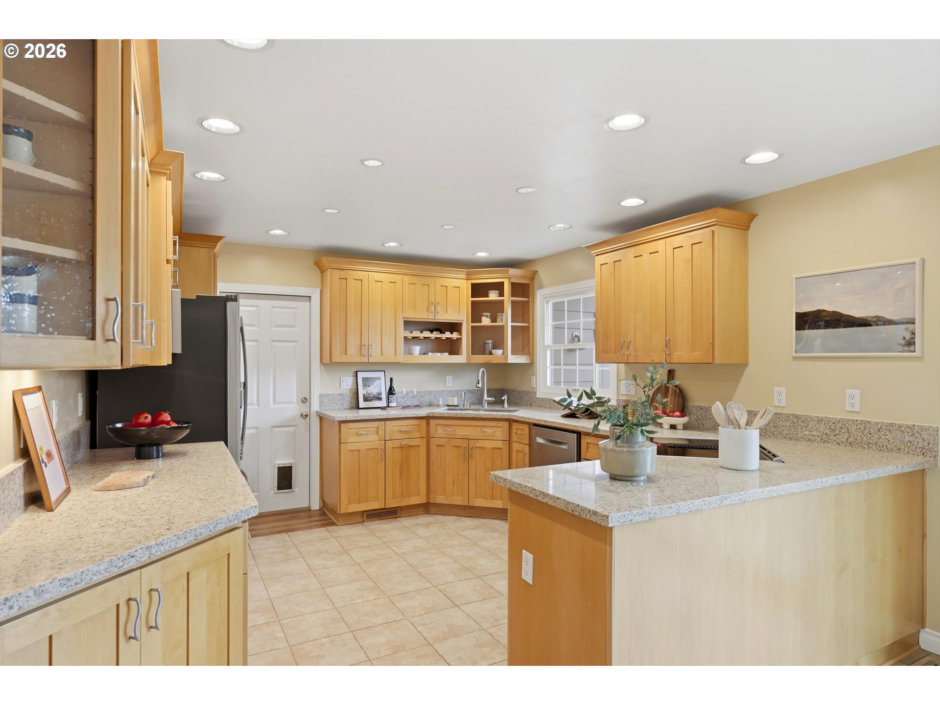 10055 Southwest Inez Street Portland, OR 97224 - Photo 10 of 48 Kitchen