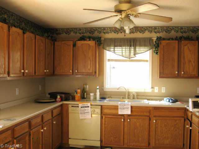 2664 Lamb Road Lexington, NC 27295 - Photo 3 of 7 Other. Spacious Kitchen!