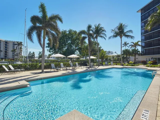 $7,000 | 2170 Gulf Shore Boulevard North, Unit 51W, Naples, FL 34102