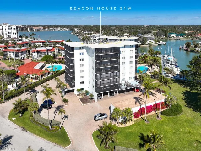 $7,000 | 2170 Gulf Shore Boulevard North, Unit 51W, Naples, FL 34102