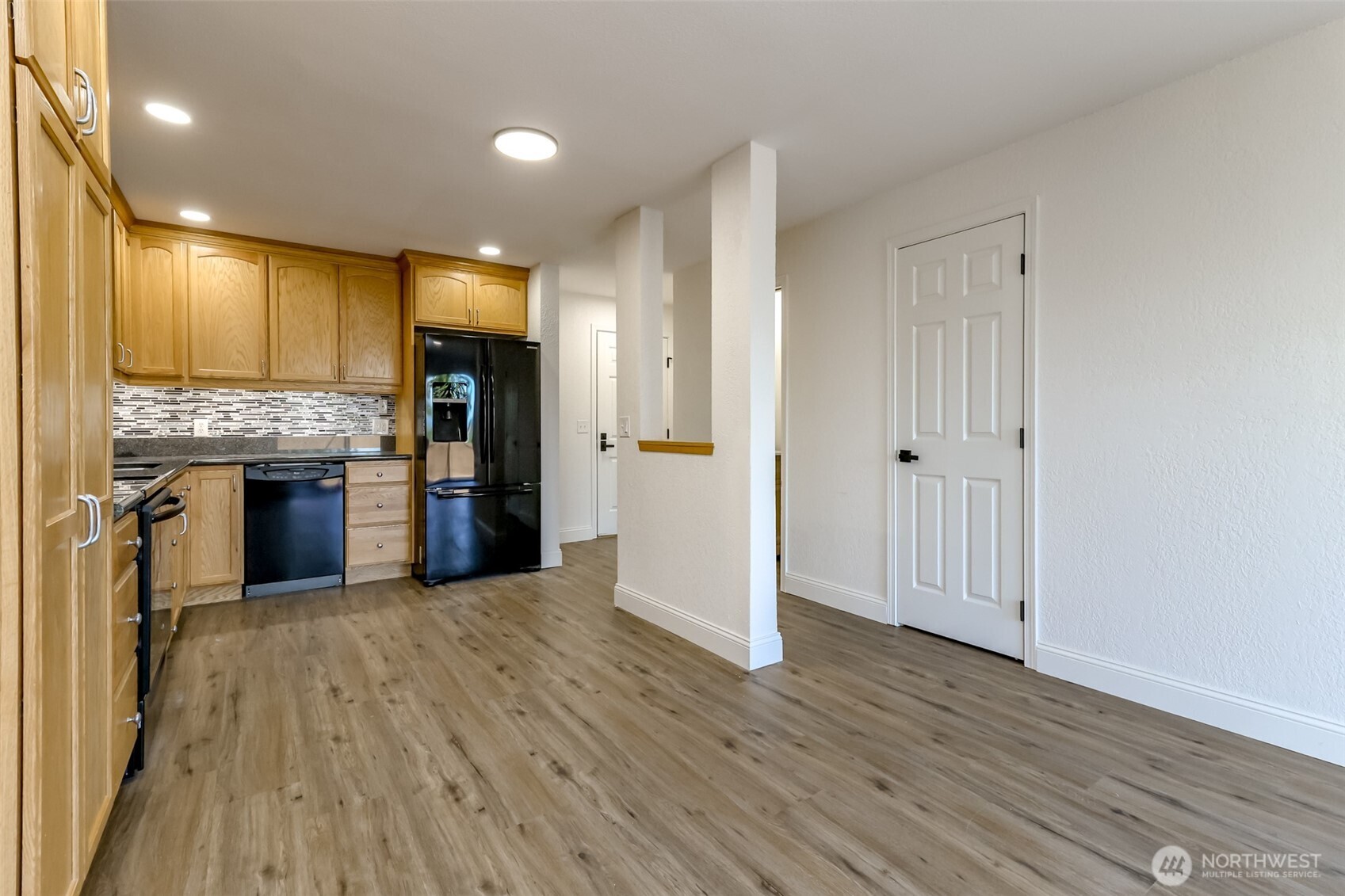 25014 Lake Fenwick Road, Unit 28 Kent, WA 98032 - Photo 7 of 35
