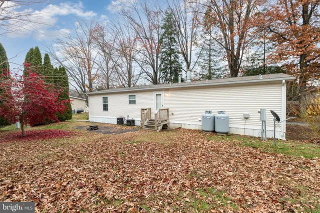 a house view with a outdoor space