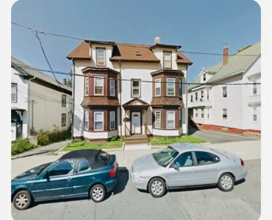 $3,000 | 107 Hollingsworth Street, Unit 1, Lynn, MA 01902