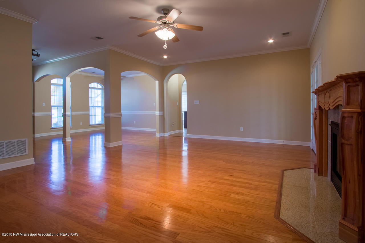 4703 Medora Drive Olive Branch, MS 38654 - Photo 12 of 31 medora-7403-HDR-Edit-11