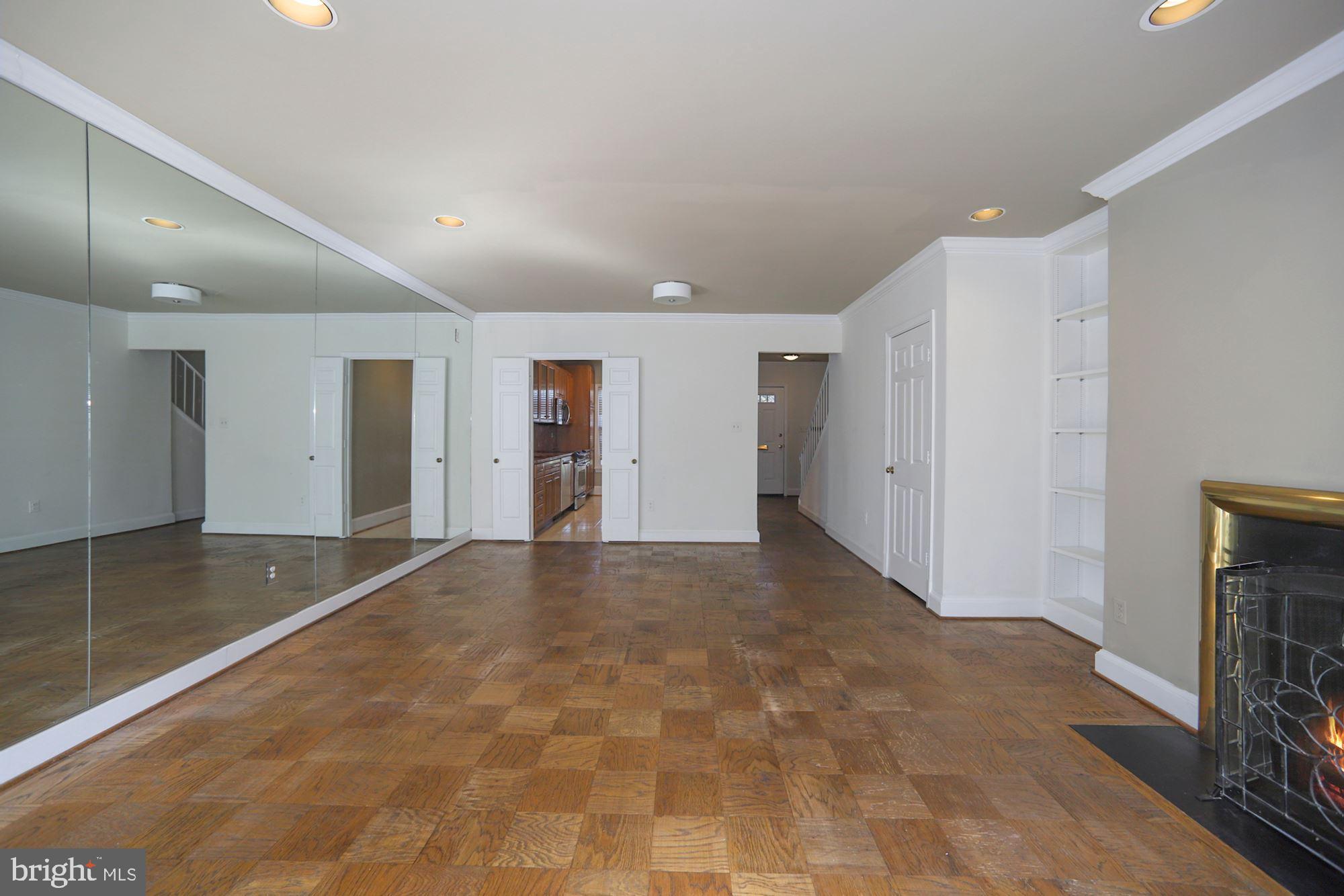 3241 Sutton Place Northwest, Unit B Washington, DC 20016 - Photo 12 of 35 Living Room