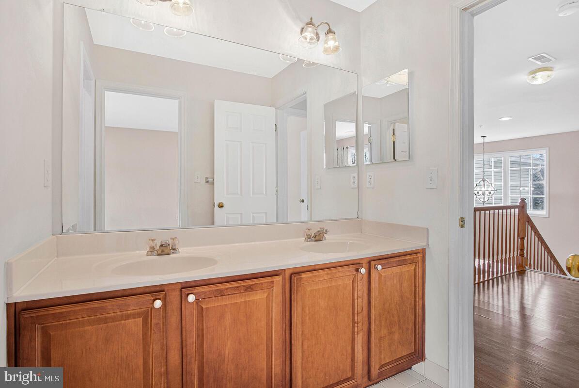 614 Ruxton Road, Unit 53 Solomons, MD 20629 - Photo 39 of 52 Upper Level Hall Bath