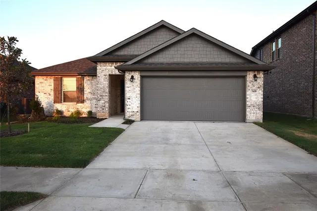 $2,350 | 5408 Locke Drive, Denton, TX 76207