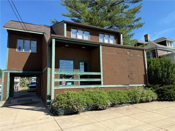 $1,600 | 1525 Freeport Road, Natrona Heights, PA 15065
