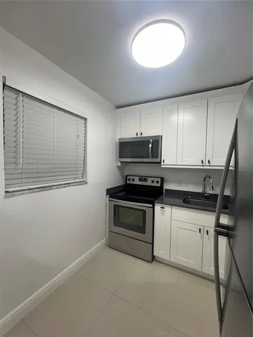 $1,730 | 17255 Southwest 95th Avenue, Unit 451, Palmetto Bay, FL 33157