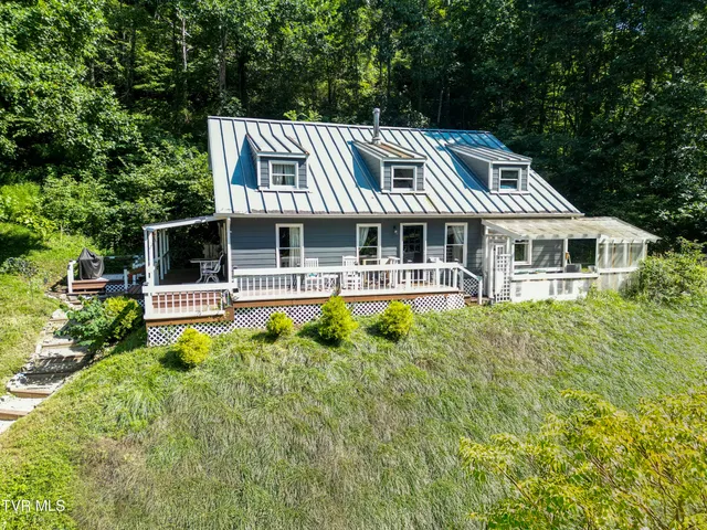 $394,900 | 4195 Walker Mountain Road, Bristol, VA 24202