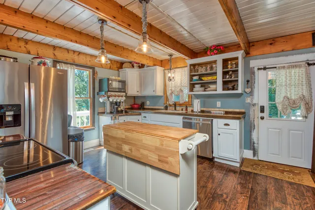 $394,900 | 4195 Walker Mountain Road, Bristol, VA 24202