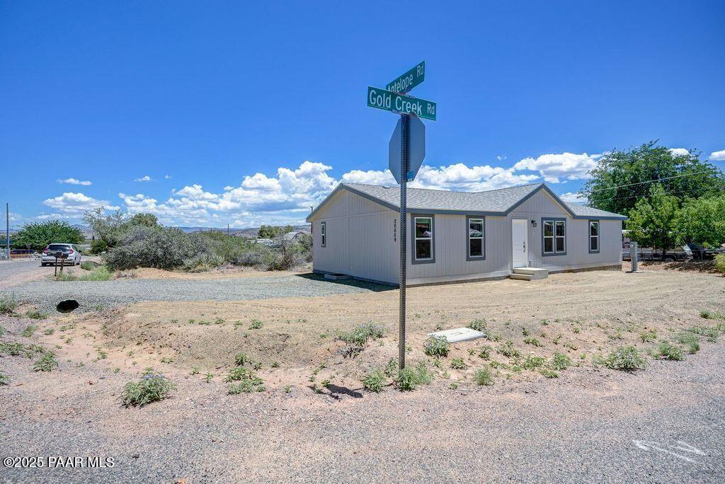 20809 East Antelope Road Mayer, AZ 86333 - Photo 2 of 24 20809 E Antelope Road - Photo - Front Vi