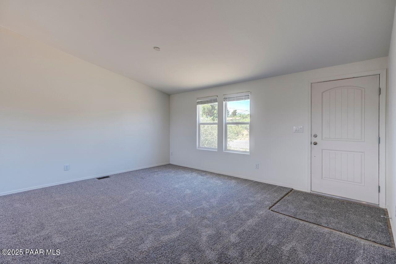 20809 East Antelope Road Mayer, AZ 86333 - Photo 3 of 24 20809 E Antelope Road - Photo - Living R