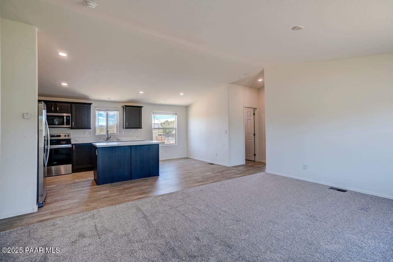 20809 East Antelope Road Mayer, AZ 86333 - Photo 4 of 24 20809 E Antelope Road - Photo - Living R