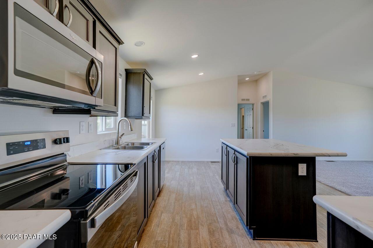 20809 East Antelope Road Mayer, AZ 86333 - Photo 8 of 24 20809 E Antelope Road - Photo - Kitchen