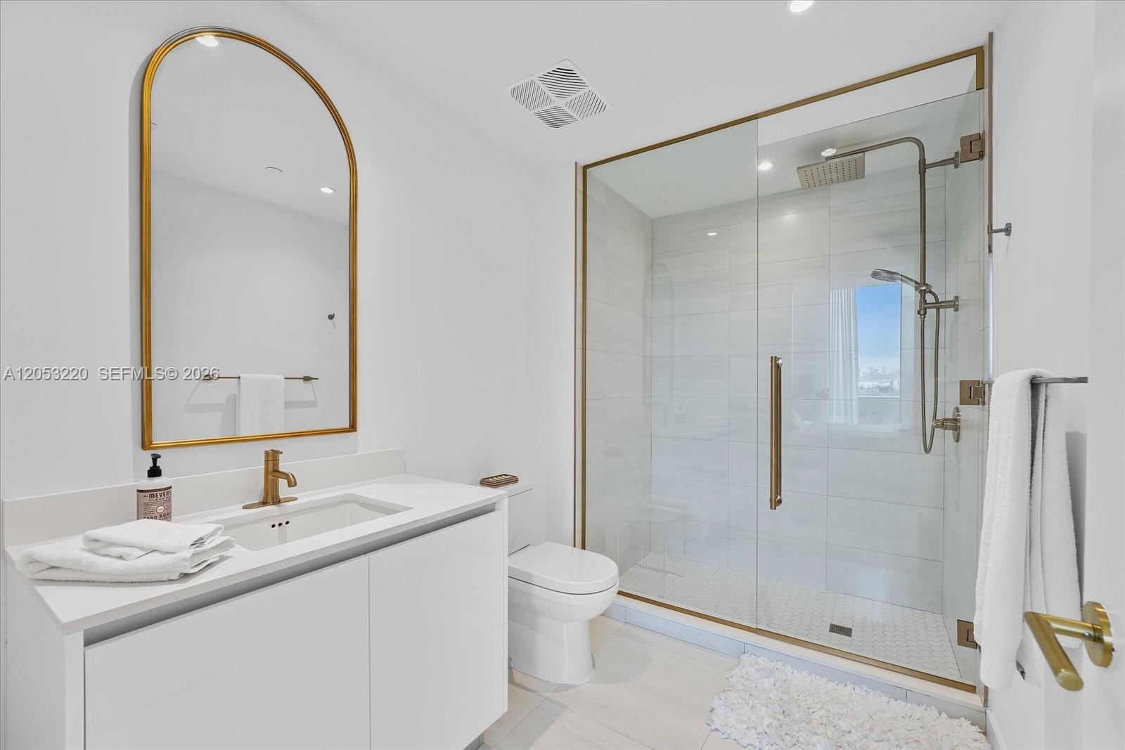 2678 Tigertail Avenue, Unit 1508 Miami, FL 33133 - Photo 8 of 20