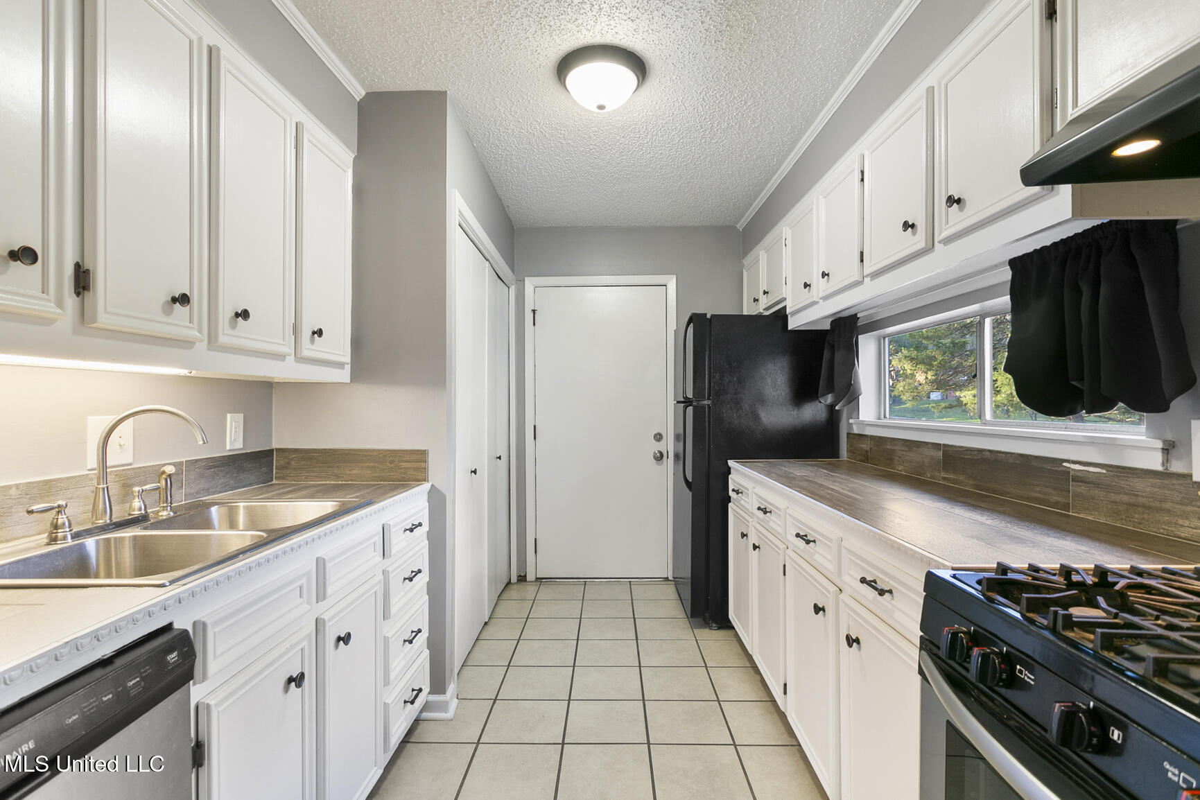 804 Pinehurst Street Clinton, MS 39056 - Photo 7 of 20 804 Pinehurst-8