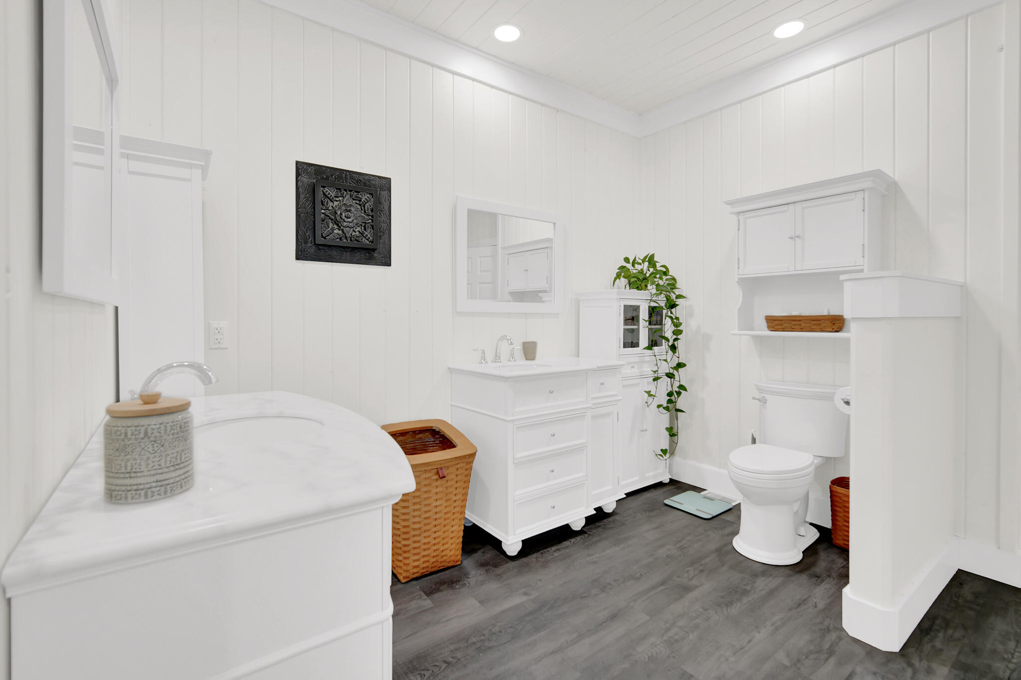 115 Steves Place Crestview, FL 32536 - Photo 30 of 66 a bathroom with a sink toilet and a bathtub