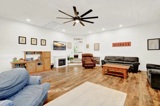 $750,000 | 115 Steves Place, Crestview, FL 32536